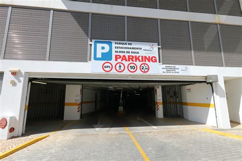 Parque de Estacionamento de Olhos de Água aberto ao público