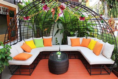 4 Best Ways To Furnish Your Outdoor Patio With Chic Furniture