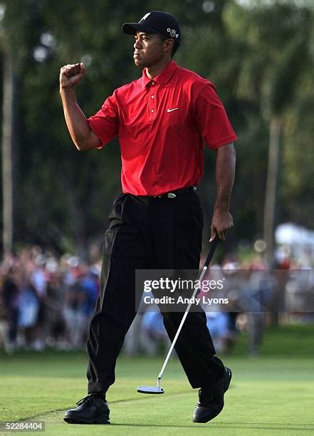 Tiger Woods Fist Pump Photos And Premium High Res Pictures Getty Images