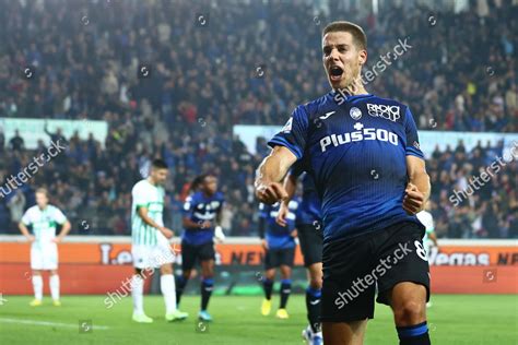 Atalantas Mario Pasalic Celebrates Scoring Editorial Stock Photo