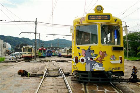 外も中もトムとジェリーだらけのラッピング電車登場！ 【高知県公式】高知県のあれこれまとめサイト「高知家の