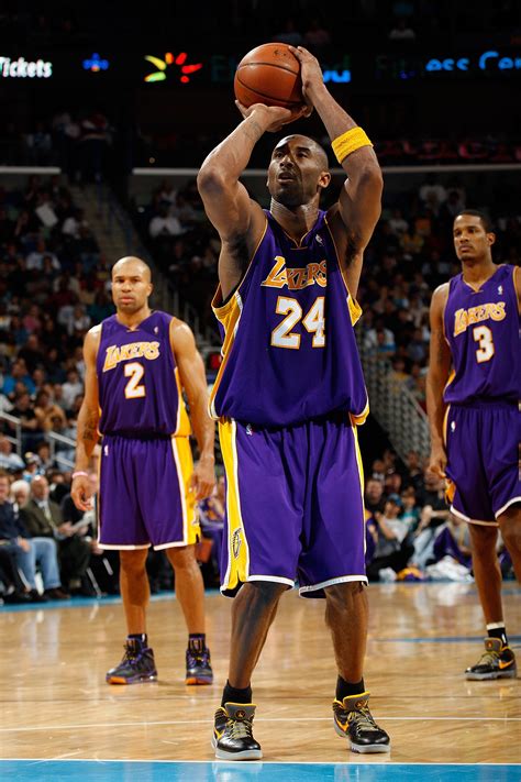 Kobe Bryant Shooting Free Throws