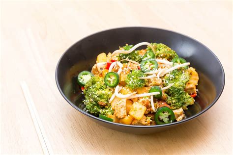 Vegane Samosaecken mit Reis und Sojasprossen an der deutschen ...