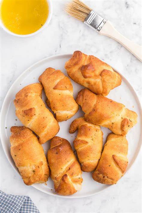 Air Fryer Garlic Cheese Stuffed Crescent Rolls Recipe Simply Stacie