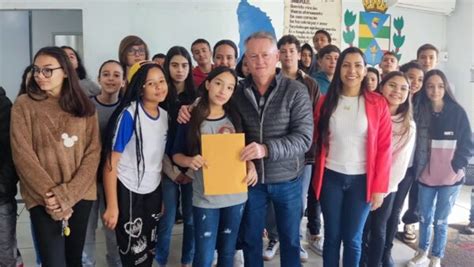 Prefeito De Jani Polis Recebe De Alunos Do D Pedro Um Relat Rio Sobre