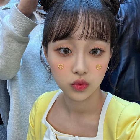 Chuu Selca Icon Kpop Loona Pfp Kpop Kpopicons In Chuu Loona