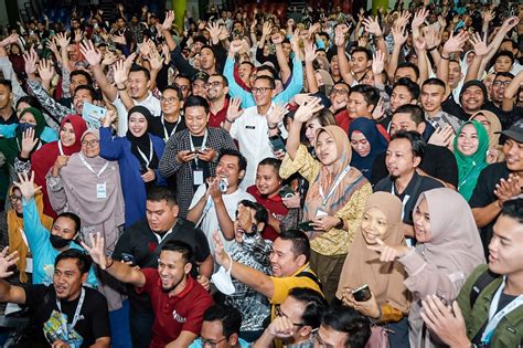 Menparekraf Dorong Pelaku Umkm Bandung Berkolaborasi Dengan Komunitas