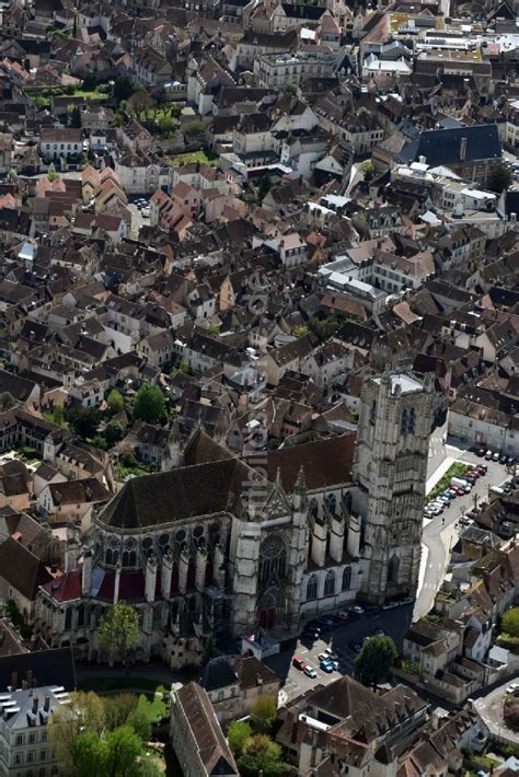 Auxerre aus der Vogelperspektive Kathedrale Cathédrale Saint Étienne d