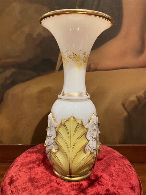 Proantic Rare Pair Of Vases In Two Tone White And Yellow Opaline XIXt