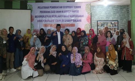 Tim Dosen Seni Dan Desain Fs Universitas Negeri Malang Laksanakan