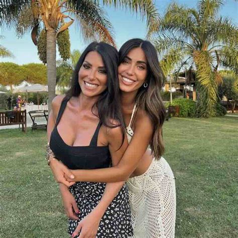 Federica Nargi La Bellezza Di Famiglia Ecco La Sorella Claudia