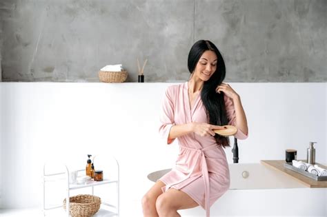 Premium Photo Beauty Routine Concept Beautiful Charming Caucasian Brunette Long Haired Woman