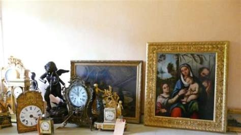 Un Gang De Cambrioleurs D Objets D Art Et De Collection D Mantel En