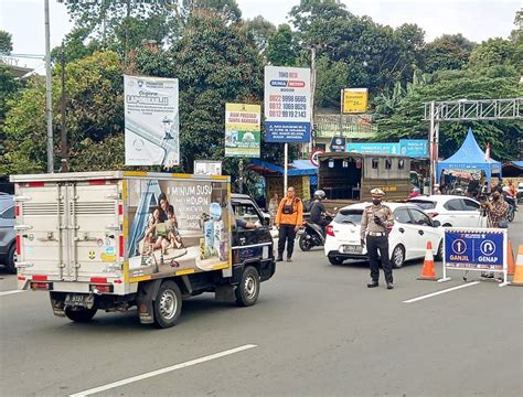 Arus Lalu Lintas Di Kawasan Puncak Ramai Lancar Inilahkoran Id