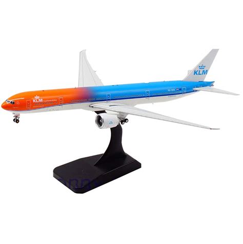 Buy X-Toy Airbus Plane Model, 1/200 Scale Boeing 777-300ER Airbus ...