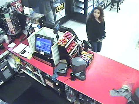 Police seek pair of suspects in east Las Vegas robbery | News