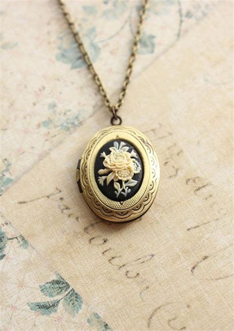 Antique Style Locket Atelier Yuwa Ciao Jp