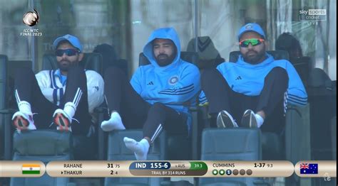 Pakchikpak Raja Babu On Twitter Society Ki Hot Ladki Ki Shaadi Dekhte Hue Single Ladke