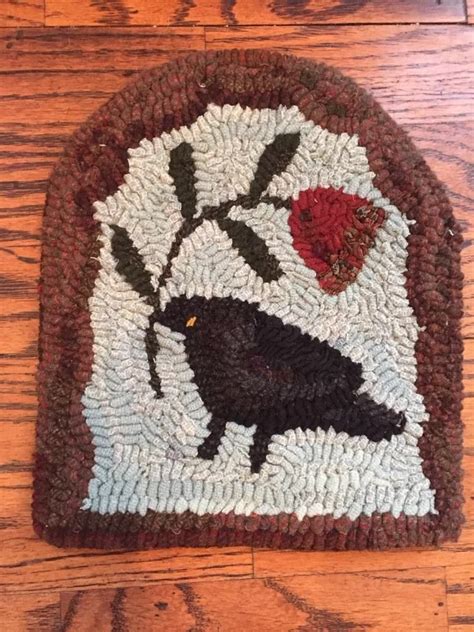 HAND MADE PRIMITIVE STYLE HOOKED RUG MAT Simple Design Crow With Flower