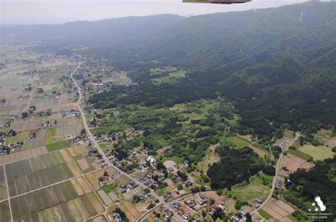 西置賜郡白鷹町高玉、長井市白兎、勧進代 空から見た東北 ー集落景観の記録写真