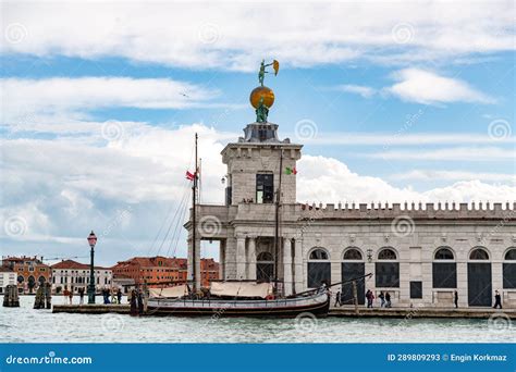 Punta Della Dogana in Venice, Italy Editorial Stock Photo - Image of ...