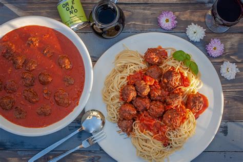 Spaghetti Mit Hackbaellchen Und Tomatensosse Ara Rezepte