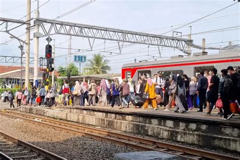 Libur Panjang Berakhir KAI Commuter Operasikan 1 133 Perjalanan