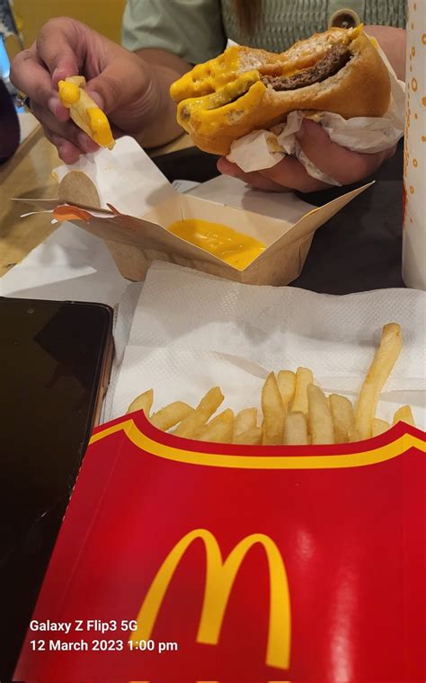 Jenine⁷ 💜 On Twitter My Fiancé And I Tried The New Mcdo Cheese Dunk And Were Obsessed 🤤😋🫶🧀🍔🍟