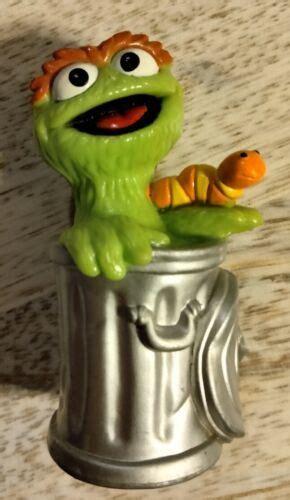 Sesame Street Oscar the Grouch Figure with Slimey the Worm 2008 Toy 2.5" | #4603197572