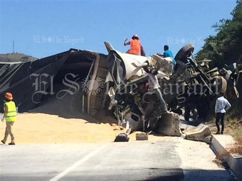 Accidente En La Autopista Tepic Guadalajara Cobra La Vida De Al Menos Dos Personas El Sol De