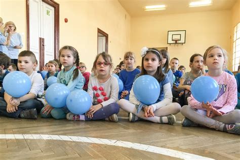 Światowy Dzień Świadomości Autyzmu Szkoła Podstawowa z Oddziałami