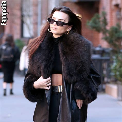 Emily Ratajkowski Nude Leaks Photo 3801536 Fapopedia