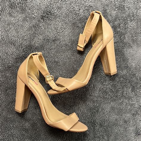 Nude Strap Heel Gem
