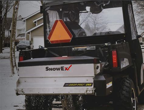 SNOWEX DROP PRO 250/600 TAILGATE SPREADER