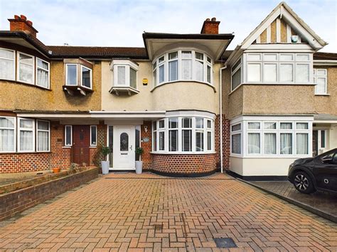 3 Bed Terraced House For Sale In Victoria Road Ruislip Manor Ruislip