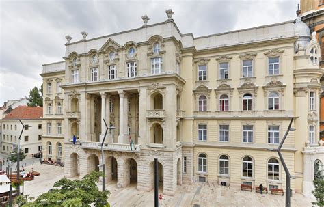 Most Popular Universities and Majors Revealed