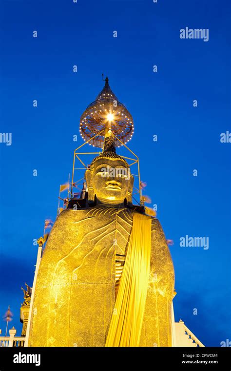 Large Standing Buddha Image Wat Intharawihan Nakhon District Bangkok