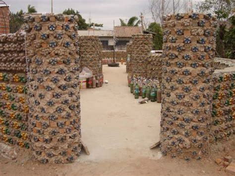 Incredible Bottle House 40 Pics