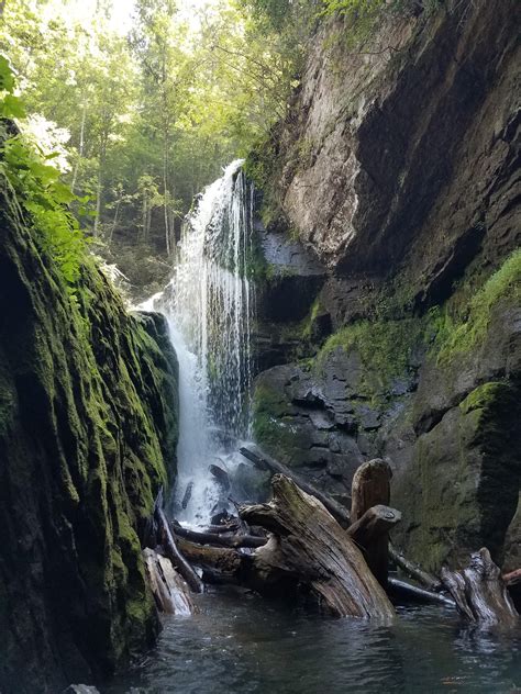 Laurel Falls Lake Jocassee Northern South Carolina It Was A Hell Of A