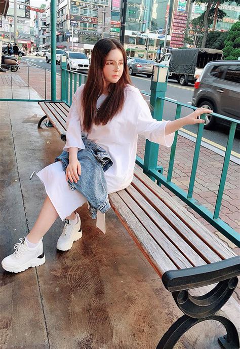 Sau năm chi hàng tỷ đồng đập mặt xây lại hot girl dao kéo Vân Tokyo gây tranh cãi vì cứ đẻ