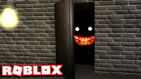 What S Behind This Door In Roblox Will Disturb You Youtube