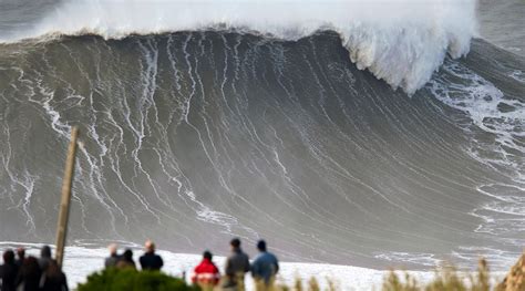 NAZARE CANYON COMES OF AGE | SURFLINE.COM