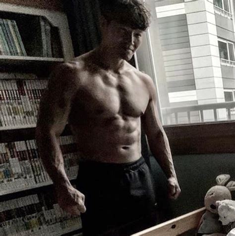 Kim Jong Kook Body