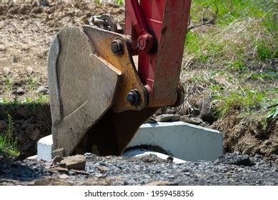 37 Backhoe Tractor Digging A Deep Hole Royalty Free Images Stock