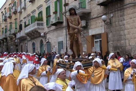 PASSIONE MOLFETTA SI PREPARA ALLANTICA PROCESSIONE DEI CINQUE MISTERI