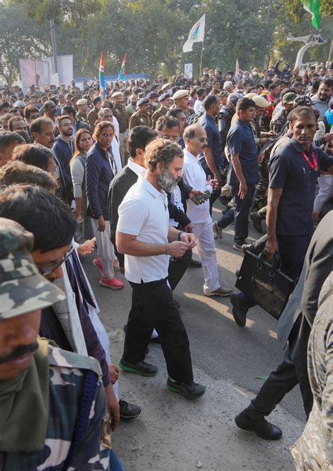 দাড়ি আর টি শার্ট বিতর্ক সঙ্গে নিয়েই উত্তর প্রদেশে যাবেন রাহুল