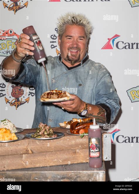 Guy fieri hi-res stock photography and images - Alamy