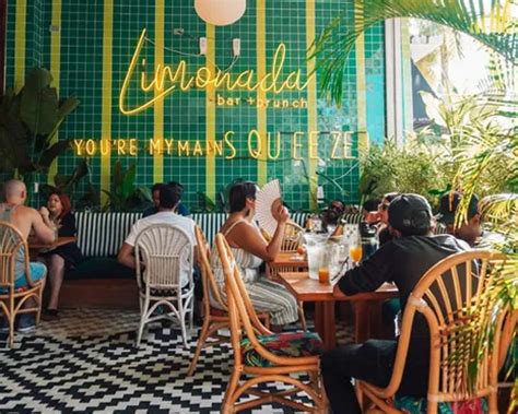 Miami Bar Crawl Party At The Best Bars In Miami