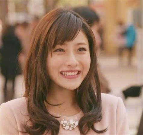 33岁石原里美结婚！老公圈外普通人，与身价2亿绯闻男友差距大