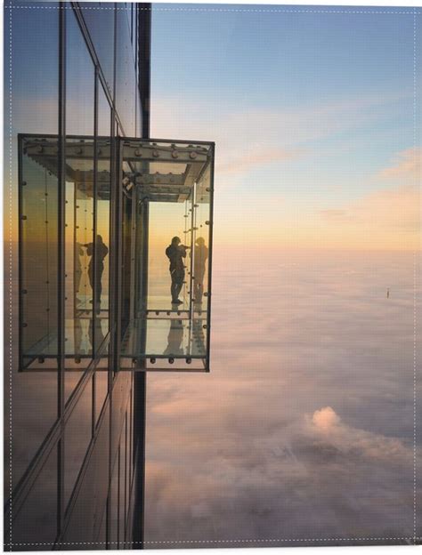 Vlag Glazen Ruimte In Hoog Gebouw Boven De Wolken X Cm Foto Op